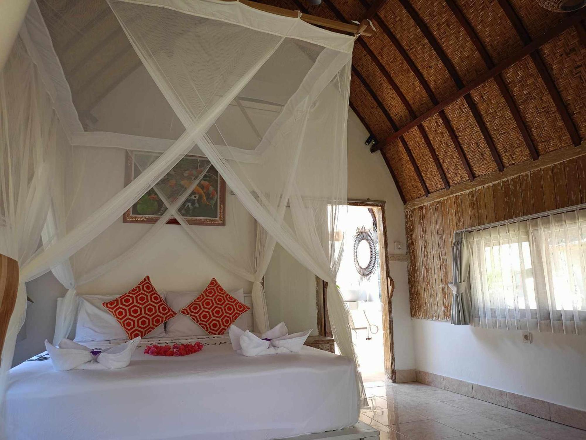 Bintang Tiga Bungalows Gili Air Luaran gambar