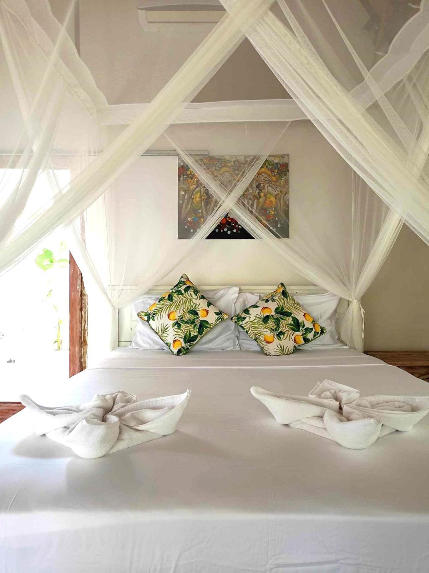 Bintang Tiga Bungalows Gili Air Luaran gambar