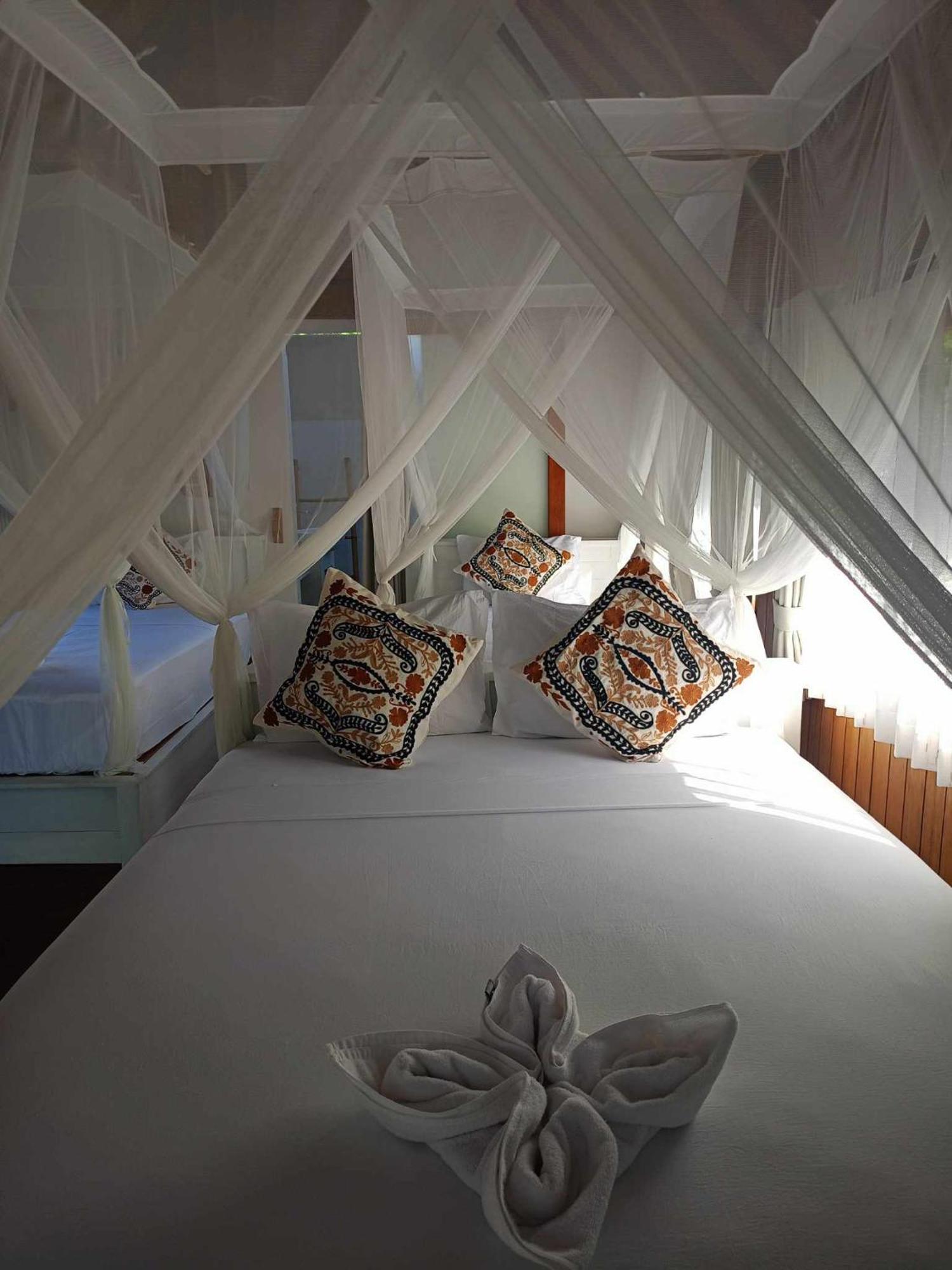 Bintang Tiga Bungalows Gili Air Luaran gambar