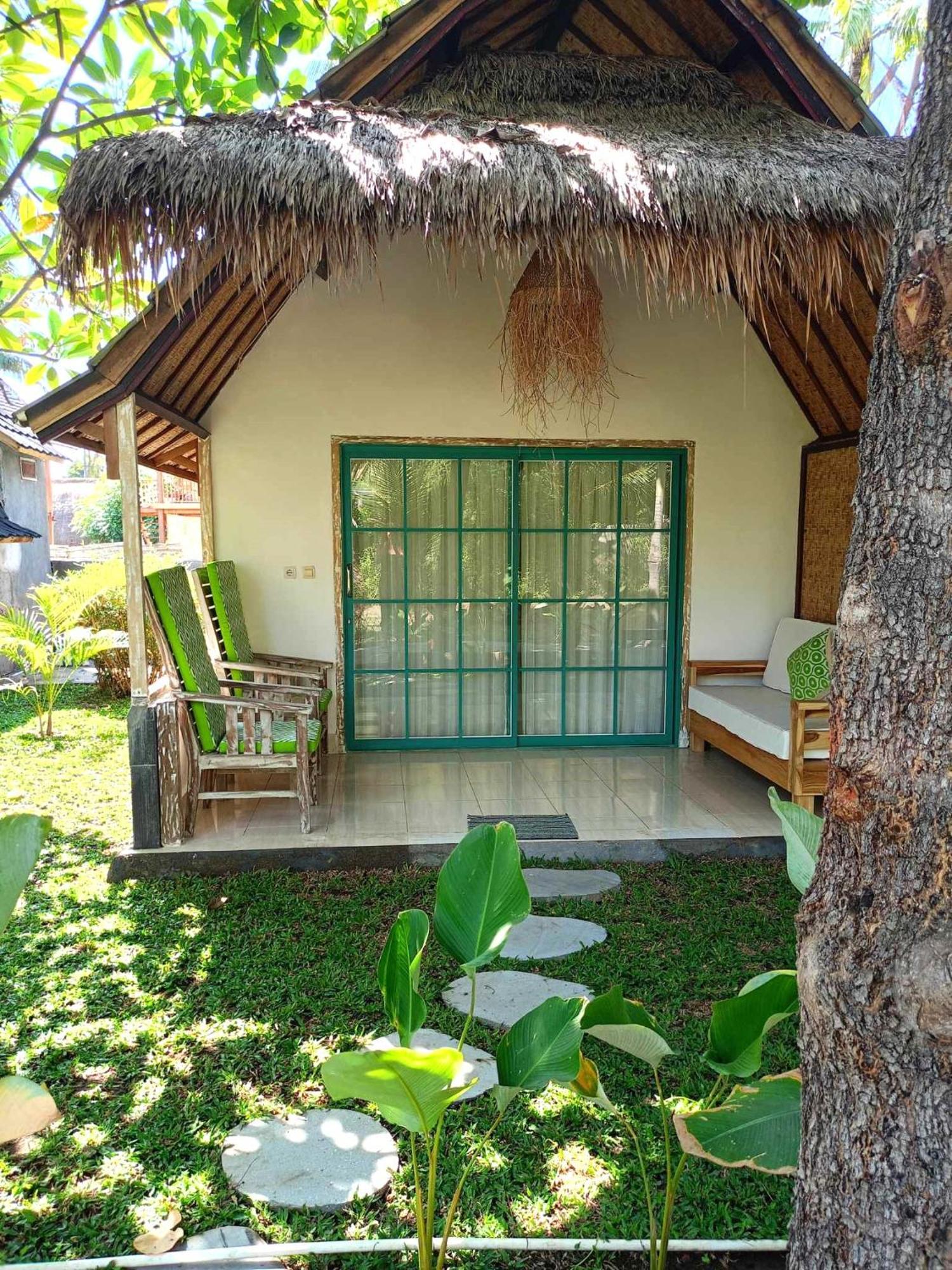 Bintang Tiga Bungalows Gili Air Luaran gambar