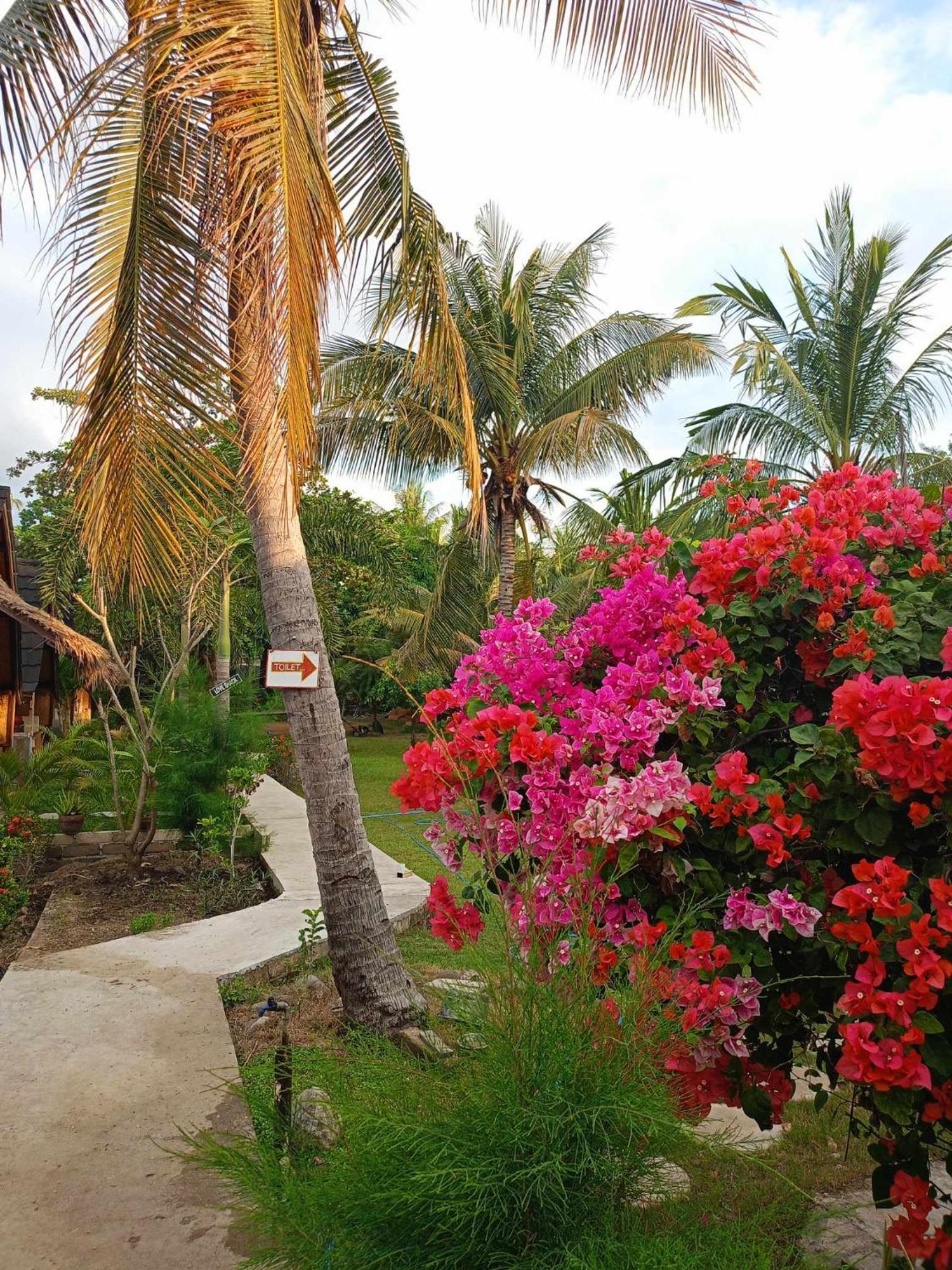 Bintang Tiga Bungalows Gili Air Luaran gambar