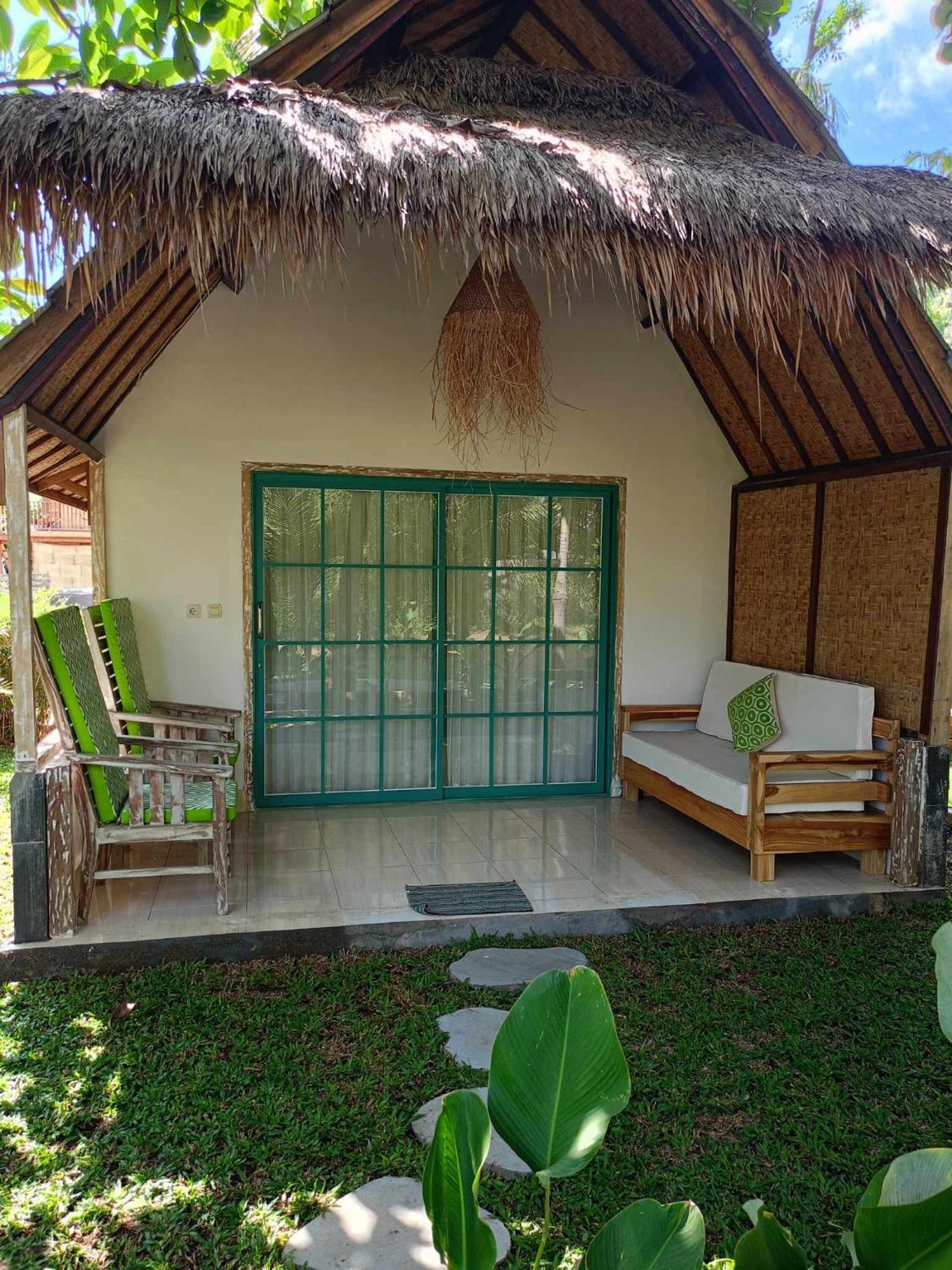 Bintang Tiga Bungalows Gili Air Luaran gambar